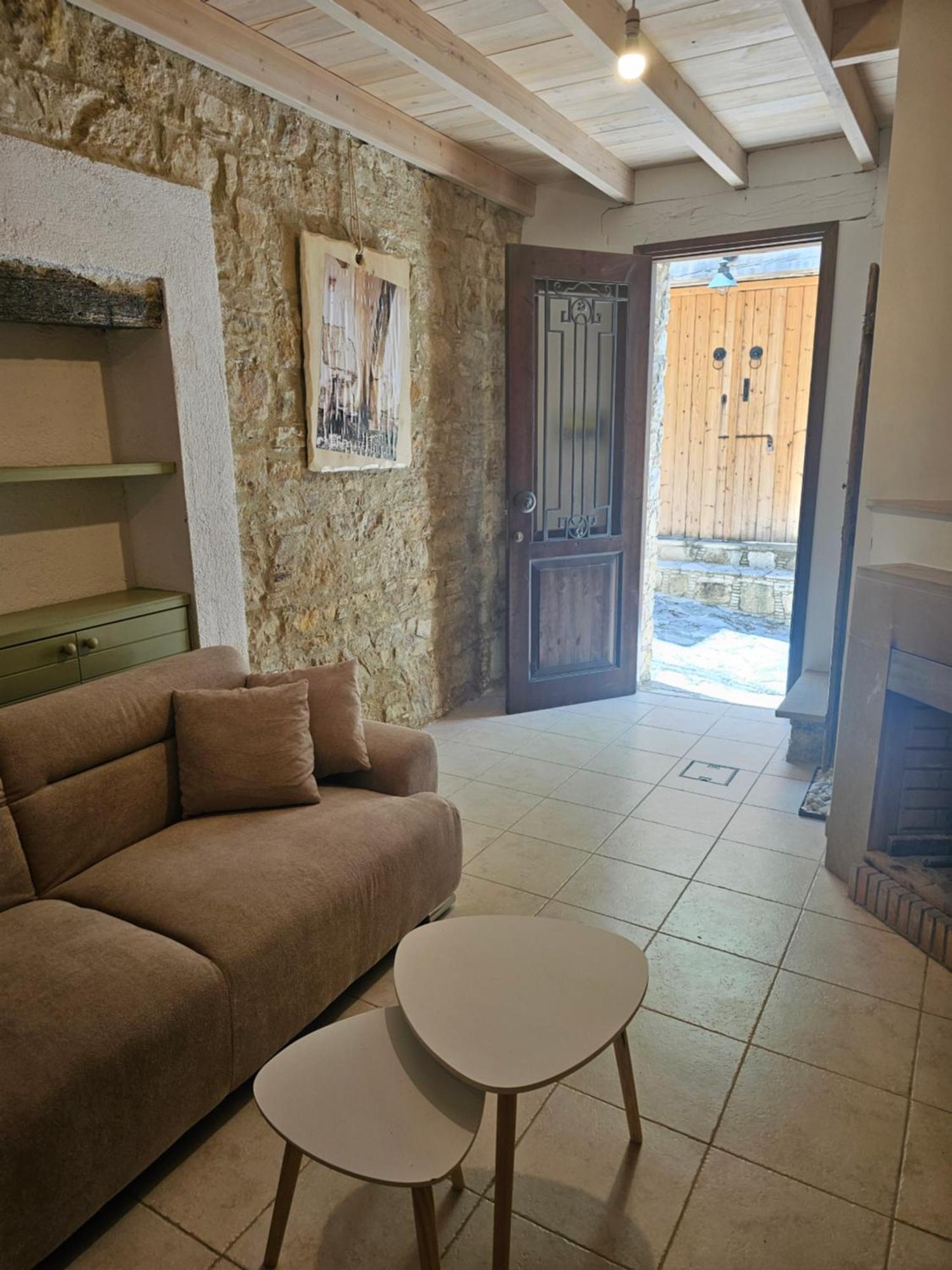 Maisonette Lofou
