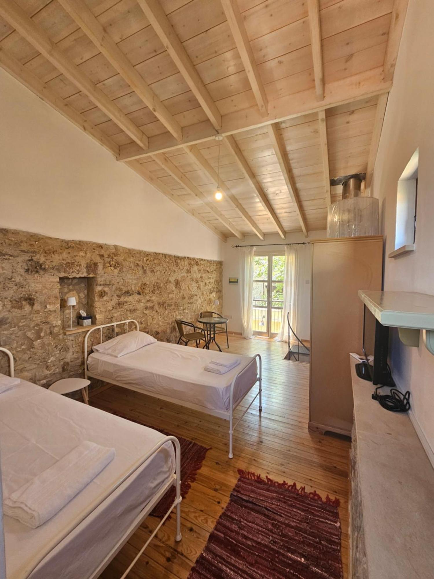 Maisonette * Lofou